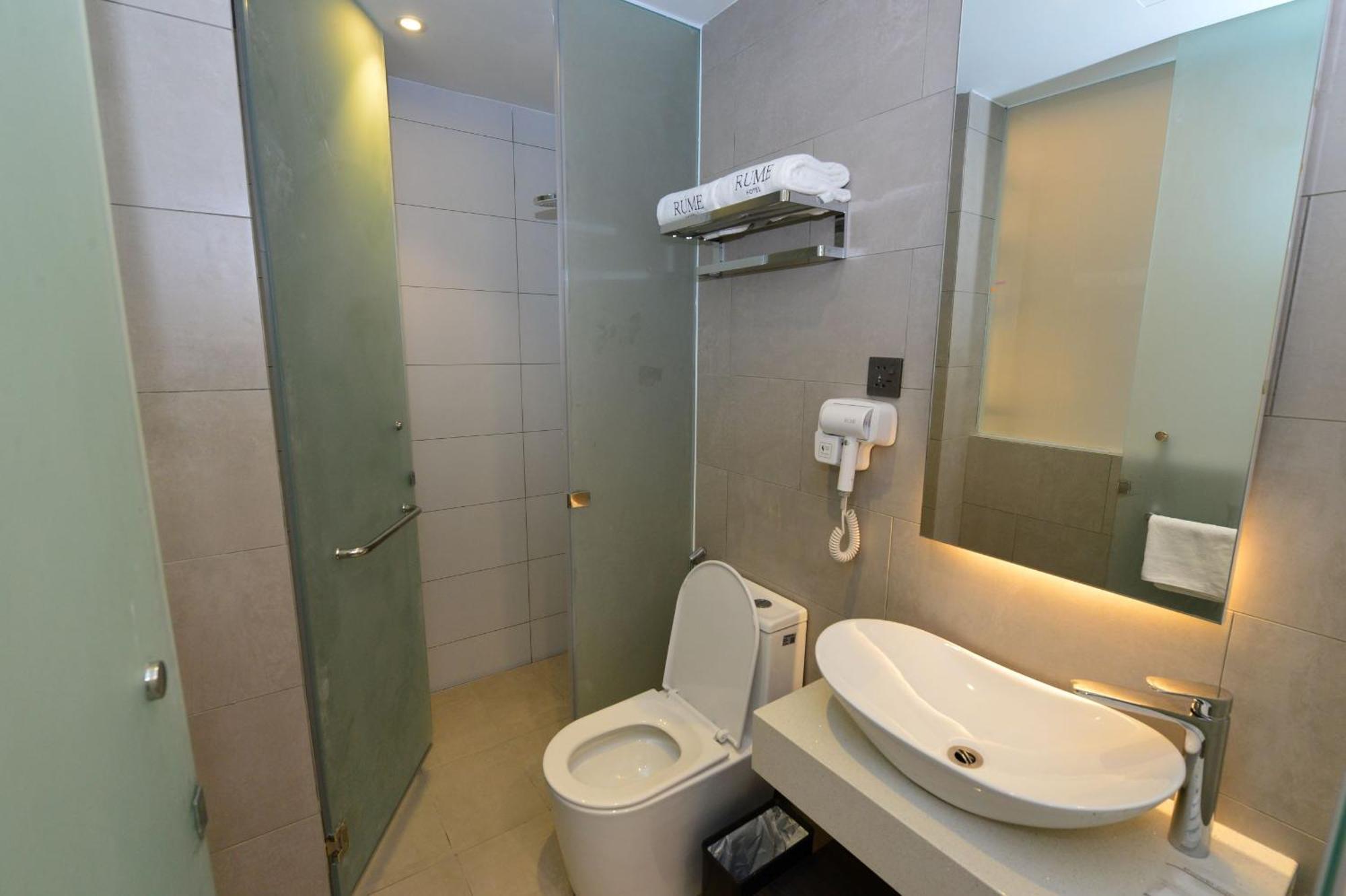 Rume Hotel Кучинг Экстерьер фото